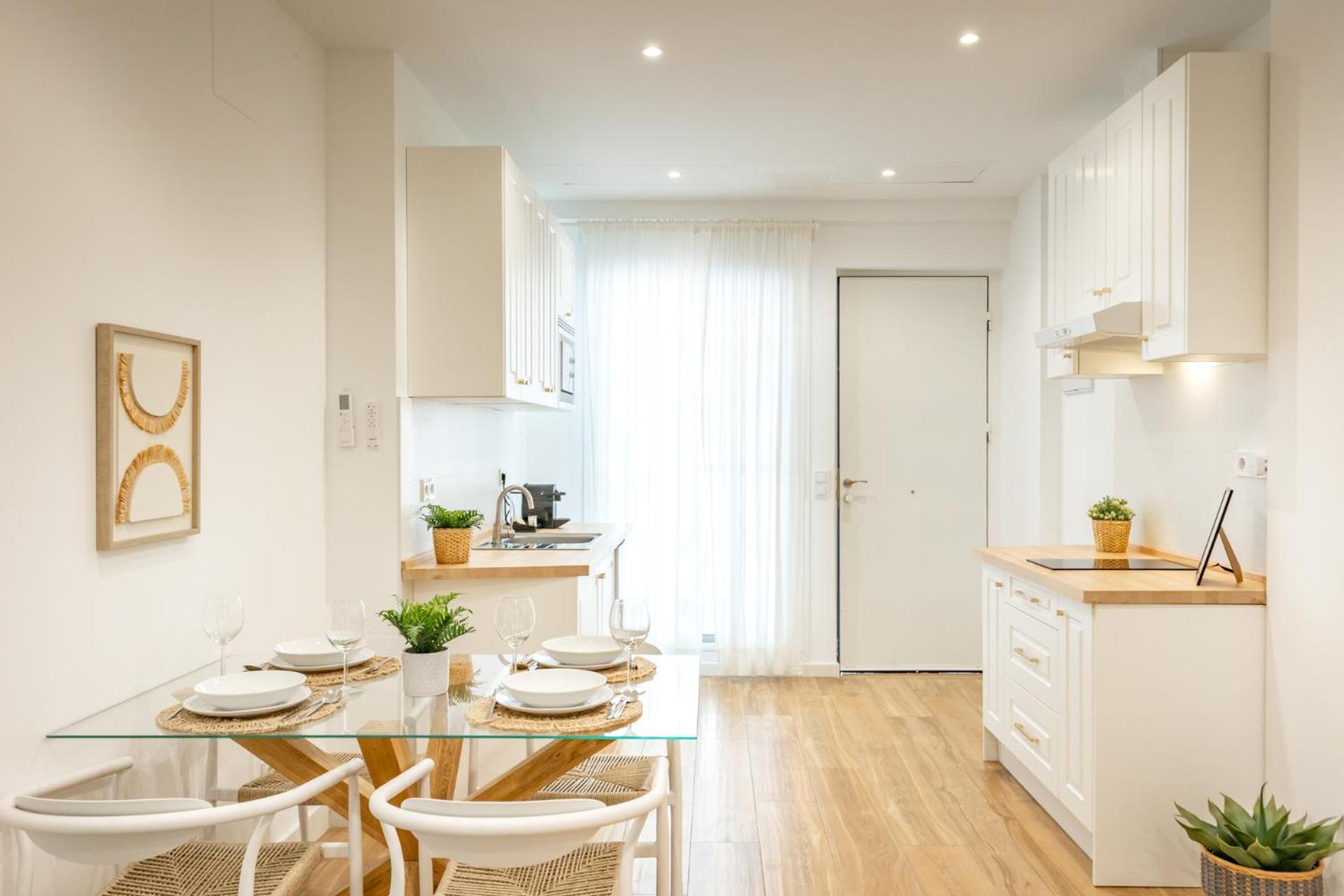 Isg Apartments Triana 1 Seville Exterior photo