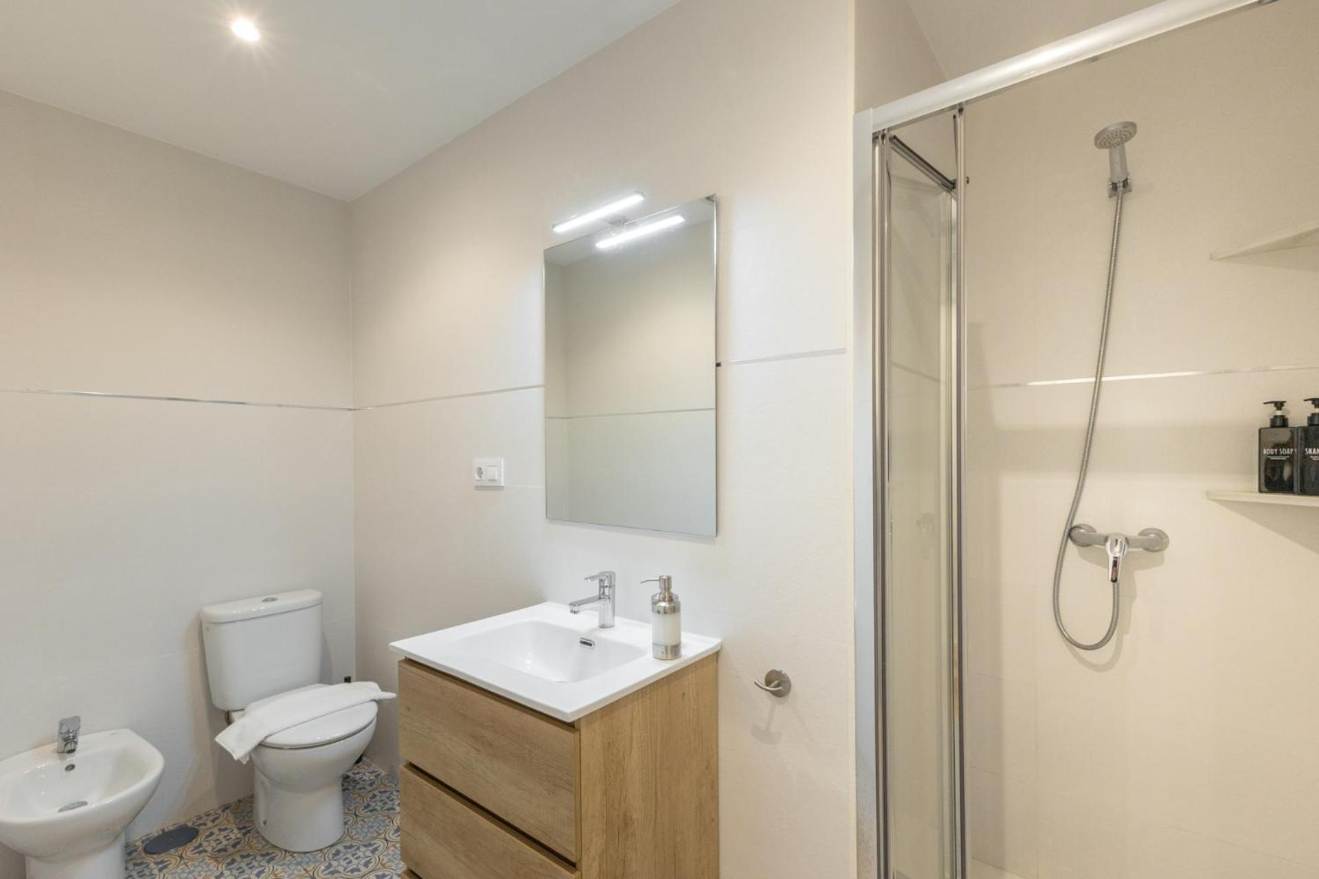 Isg Apartments Triana 1 Seville Exterior photo
